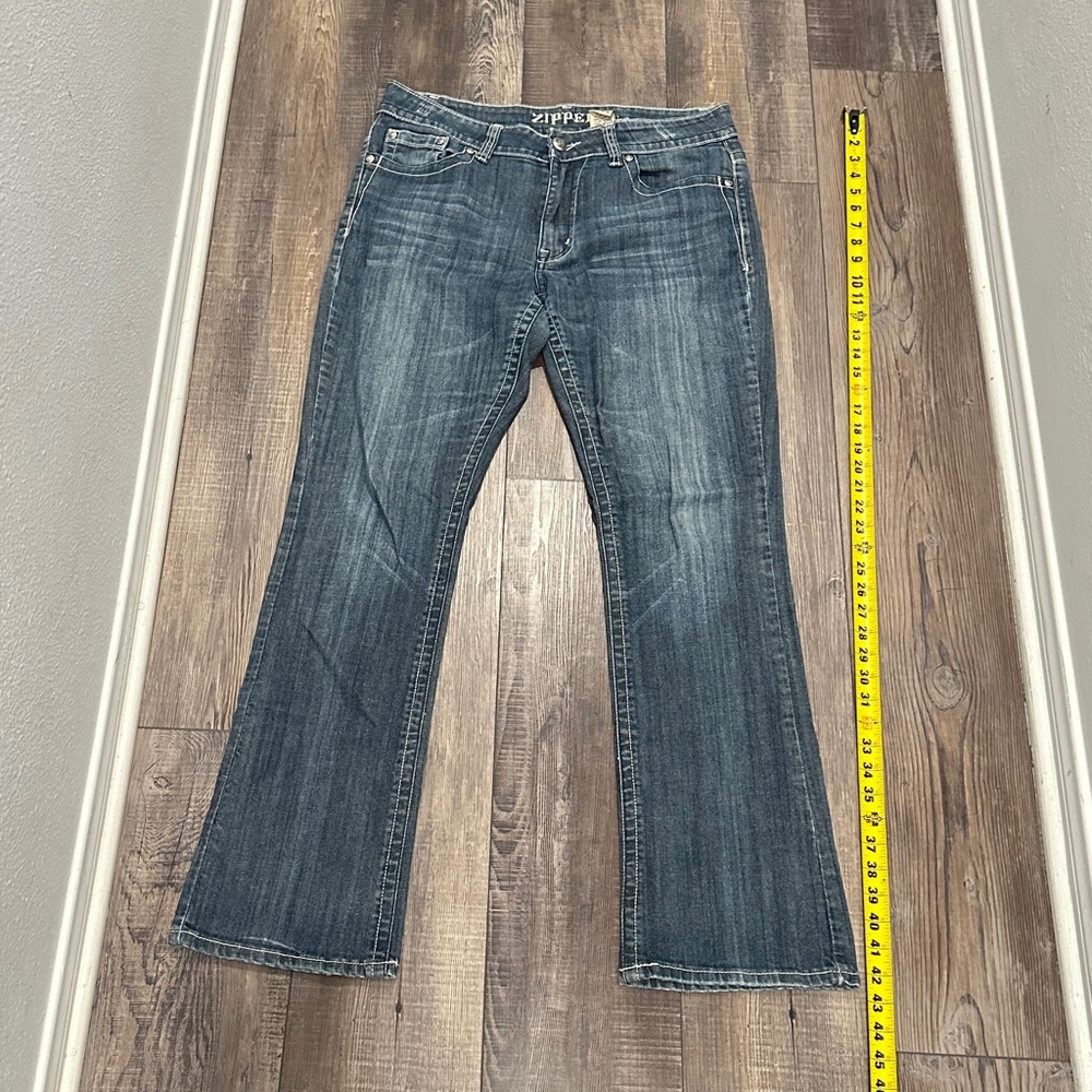 Women’s Boot Cut Jeans in Indigo Blue - Picture 3 of 8